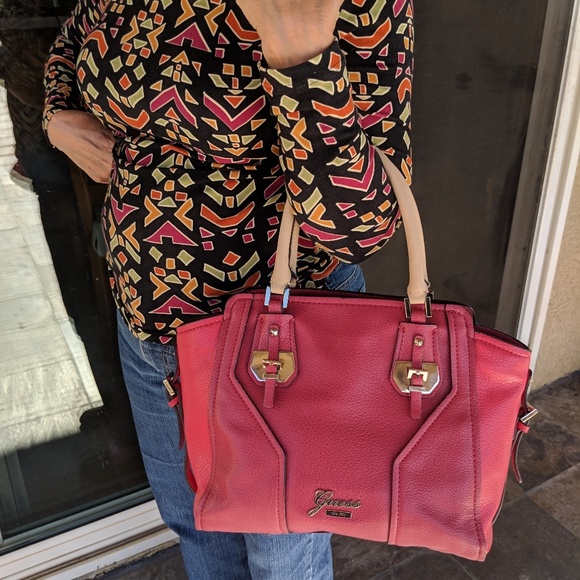 dillards guess handbags